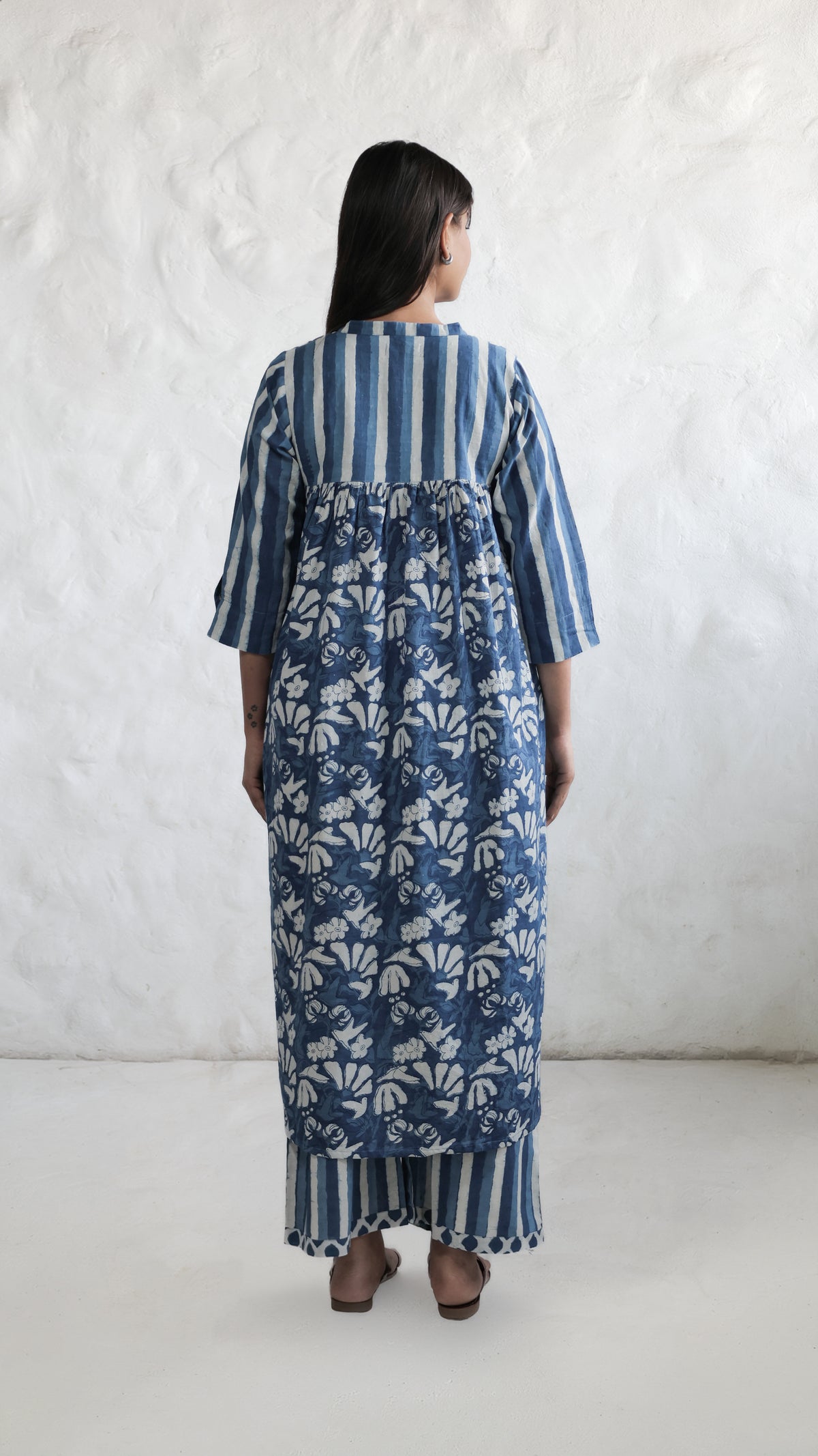 Neel Gunjan Phool Kurta