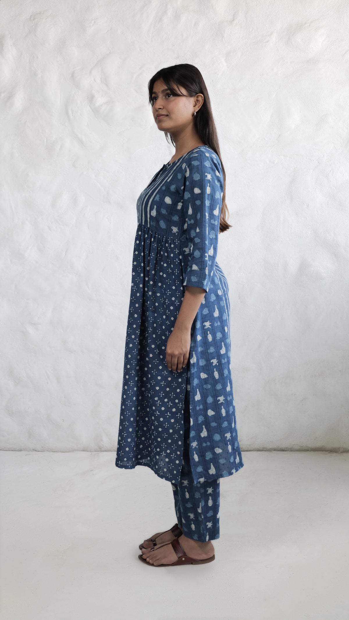 Neeli Kahani Kurta Set