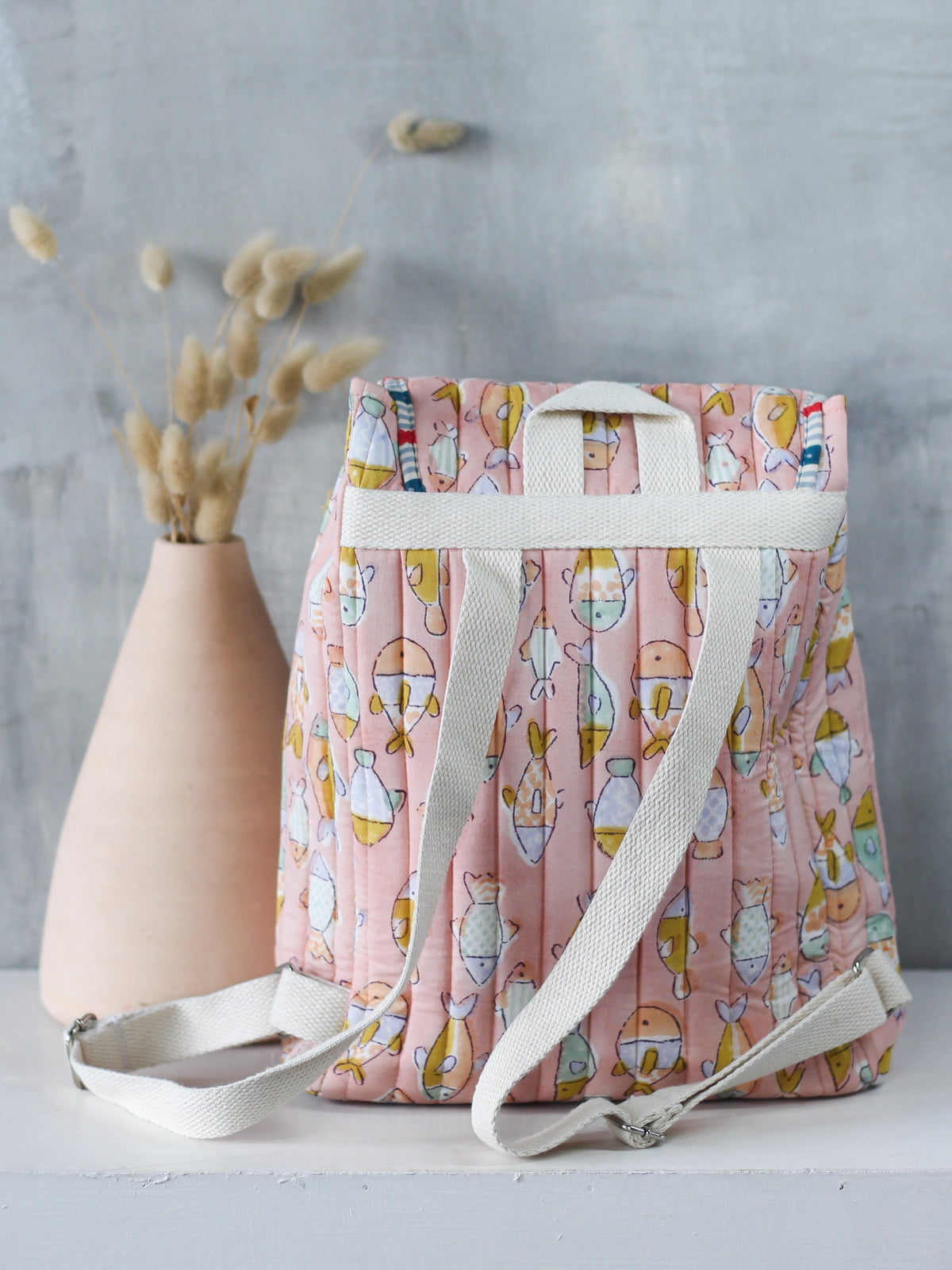 KIDS - FISH IN PINK BAG