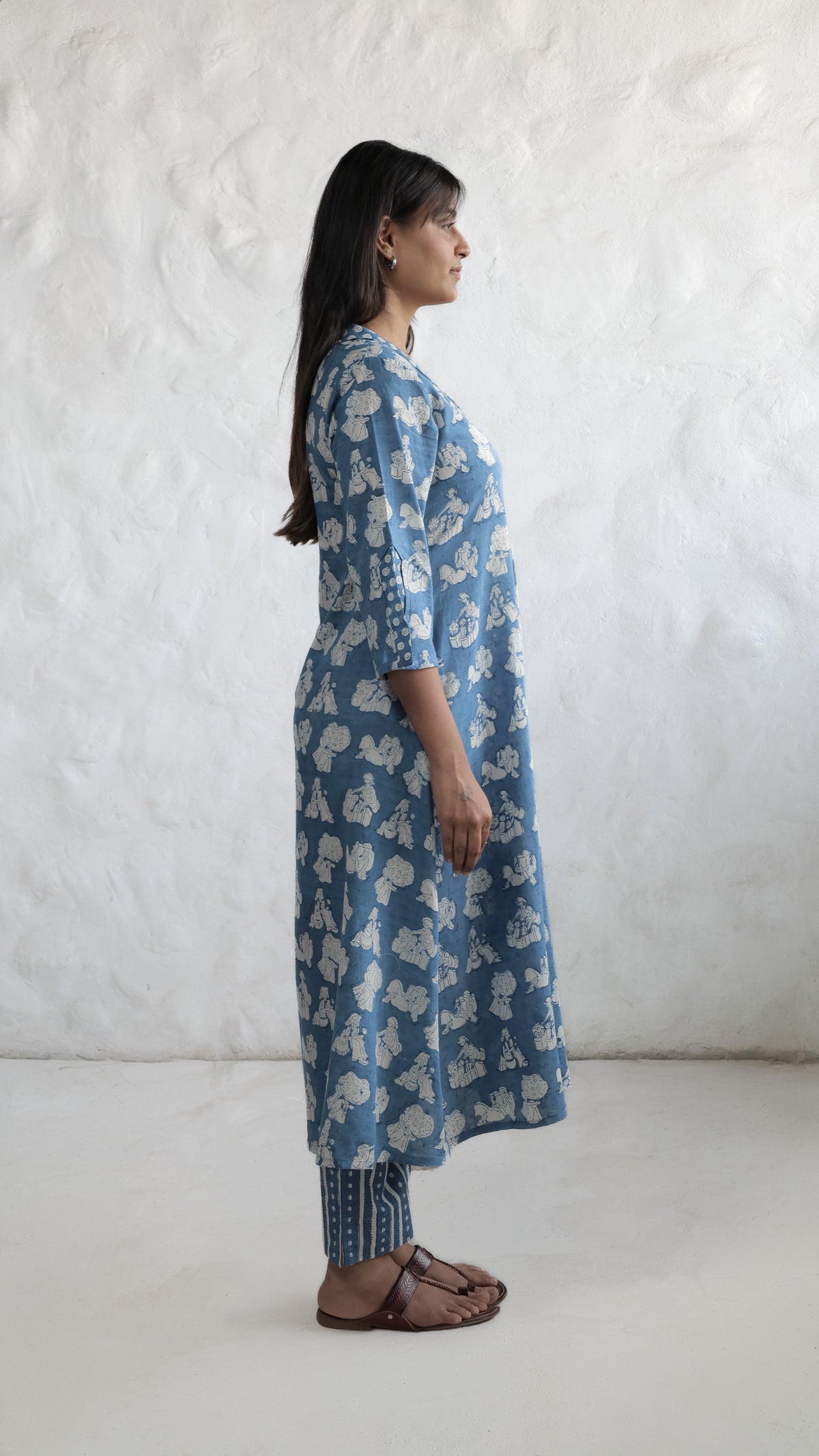 Neeli Baatein Aur Kahaaniya Kurta Set