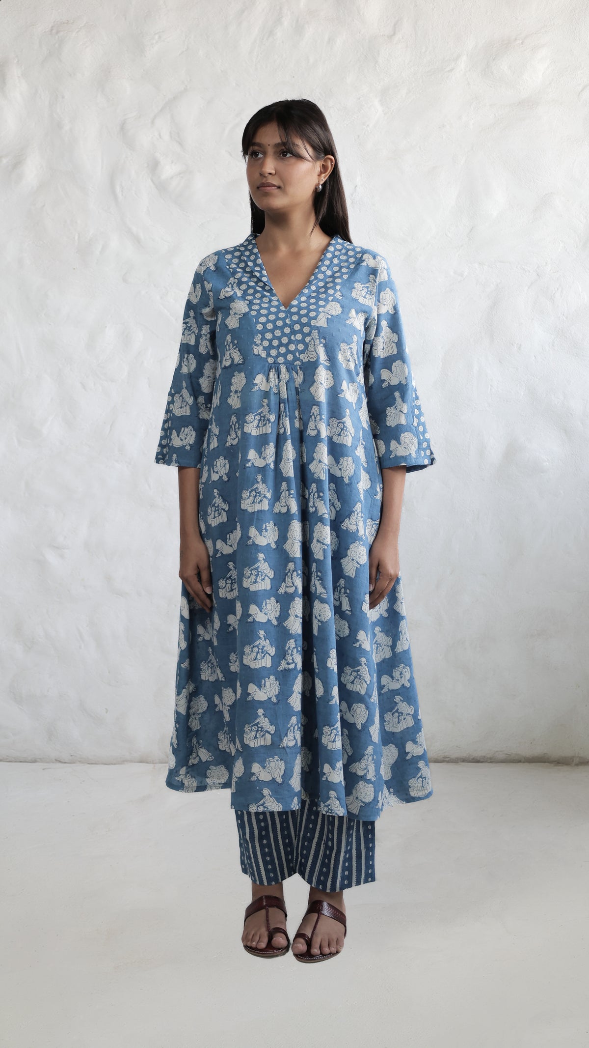 Neeli Baatein Aur Kahaaniya Kurta Set