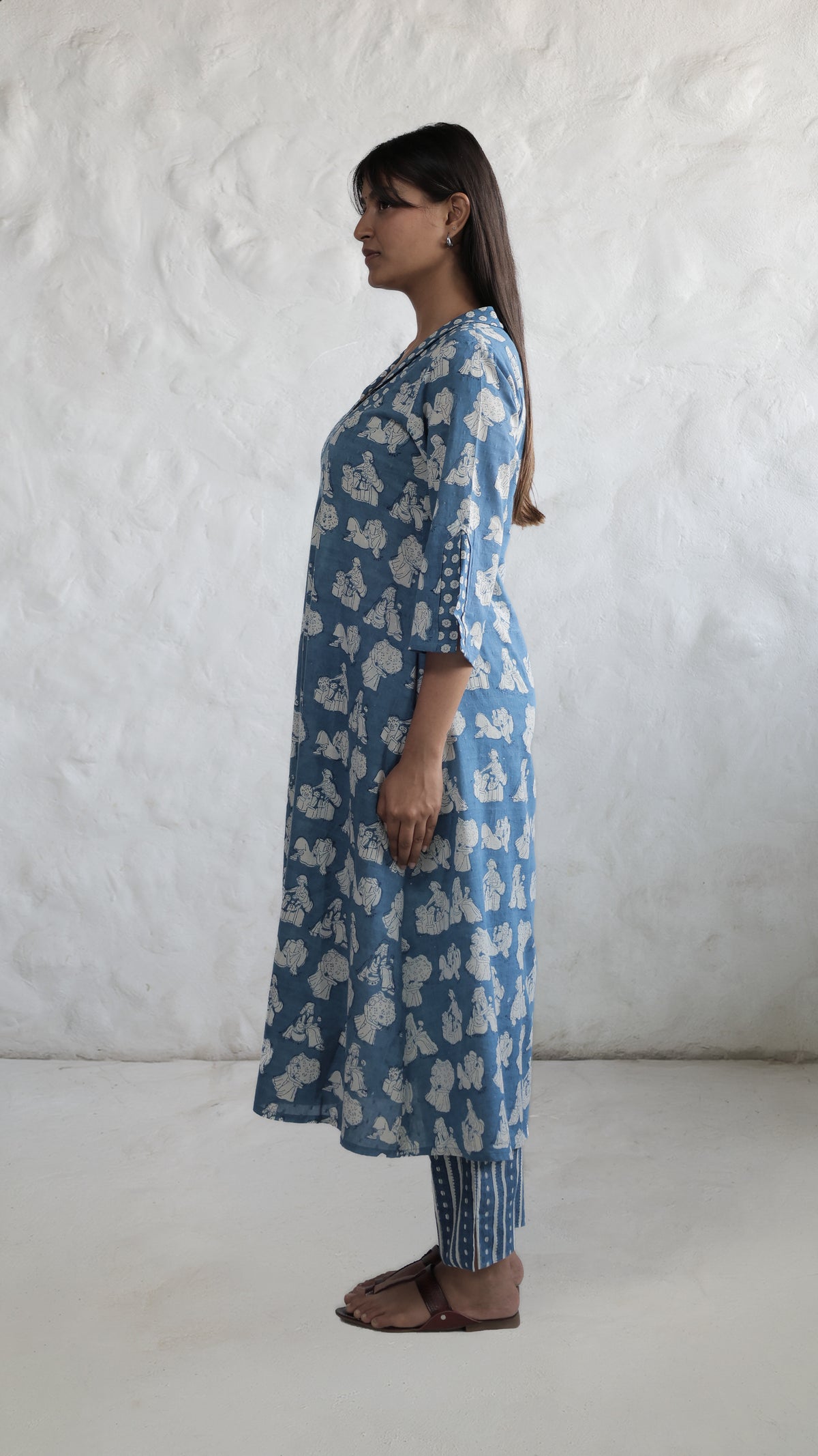 Neeli Baatein Aur Kahaaniya Kurta Set
