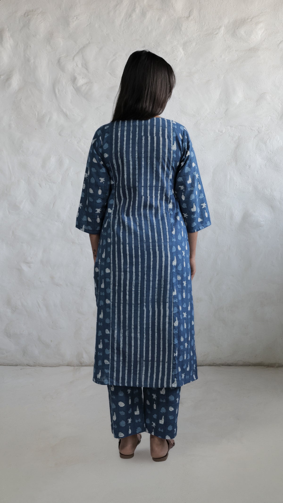Neeli Kahani Kurta Set