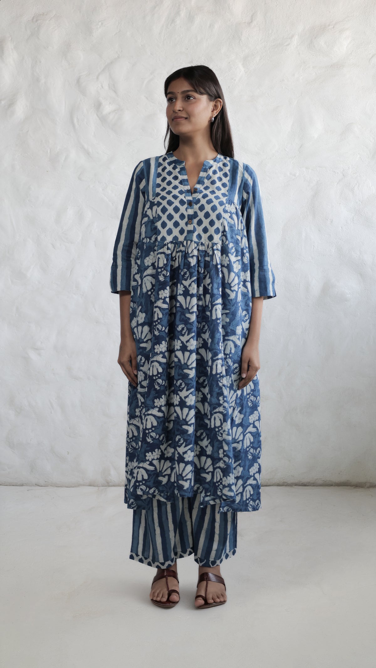Neel Gunjan Phool Kurta