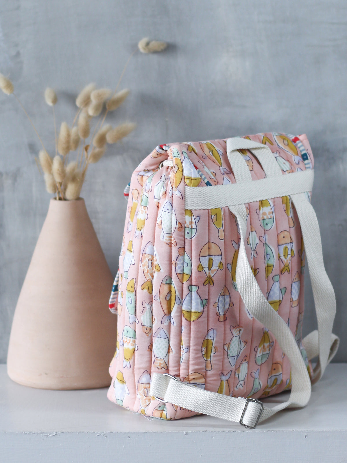 KIDS - FISH IN PINK BAG