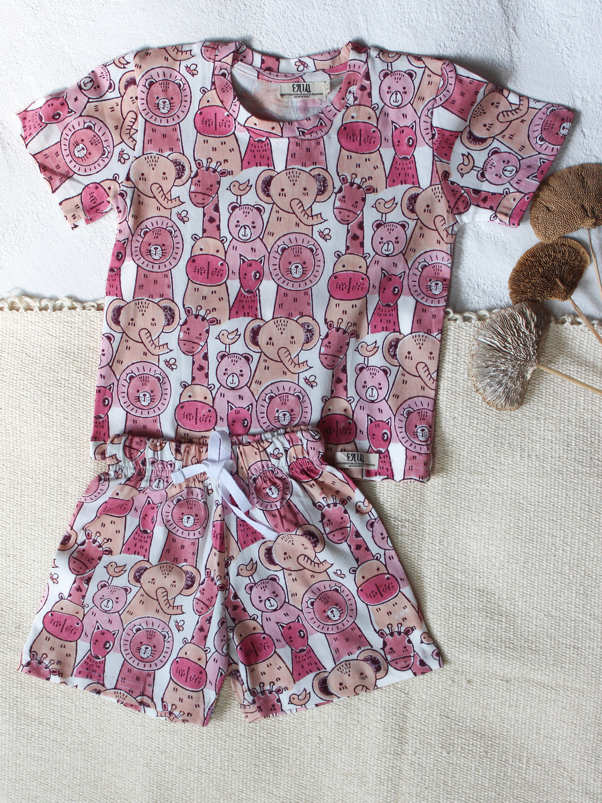 KIDS UNISEX T-SHIRT & SHORT SETJUNGLE SAFARI PINK