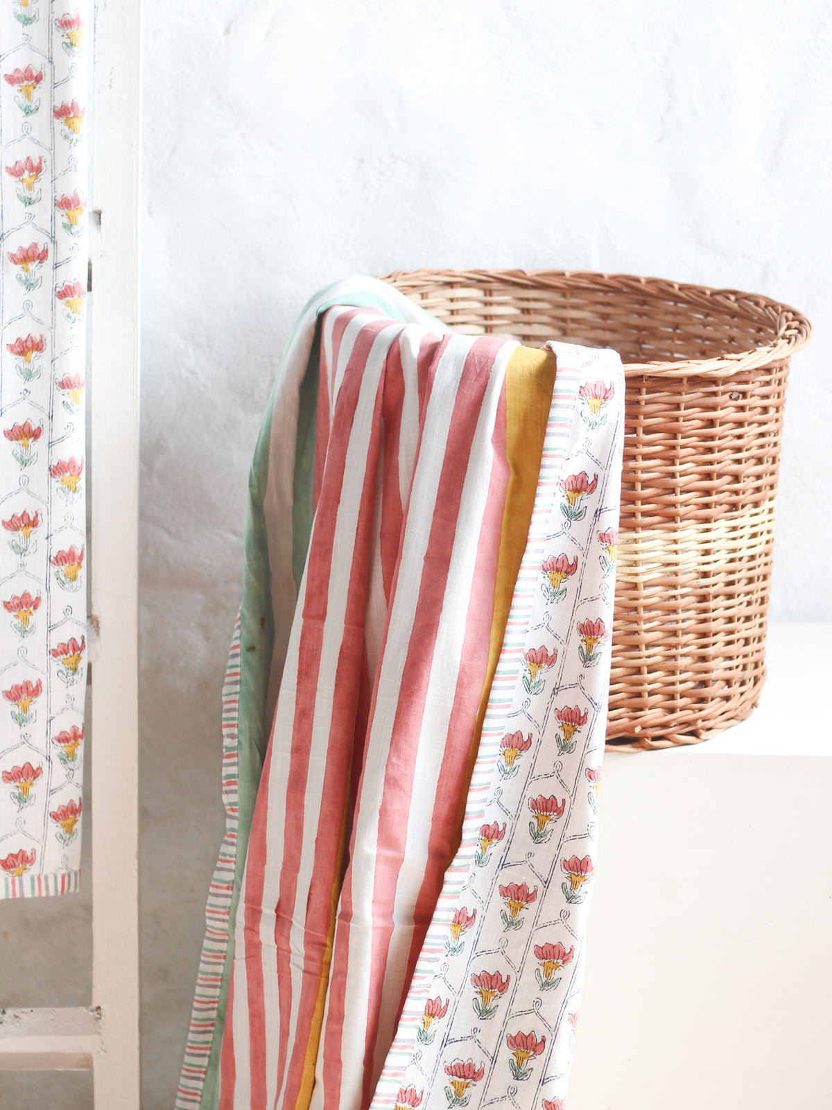 Single Bed Quilt with Flower Jaal