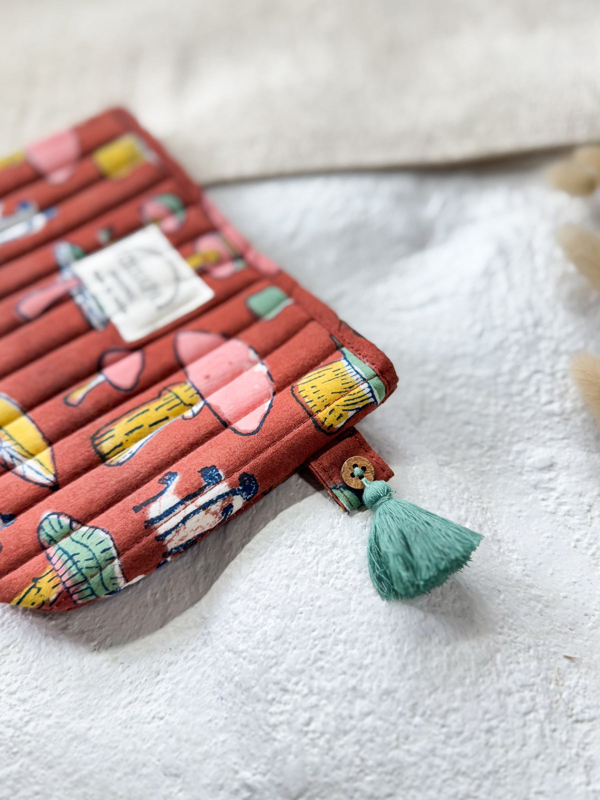 MUSHROOM POUCH