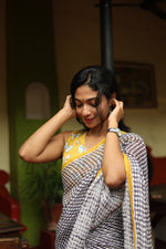 PRAVAAH - Linen Saree