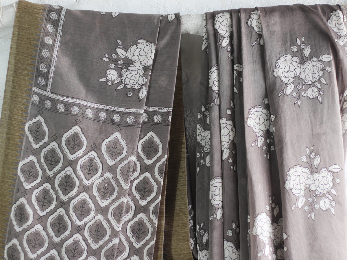 Dabu Gray Gulaab butta -Chanderi Saree