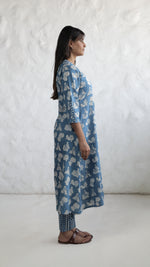 Neeli Baatein Aur Kahaaniya Kurta Set