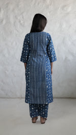 Neeli Kahani Kurta Set