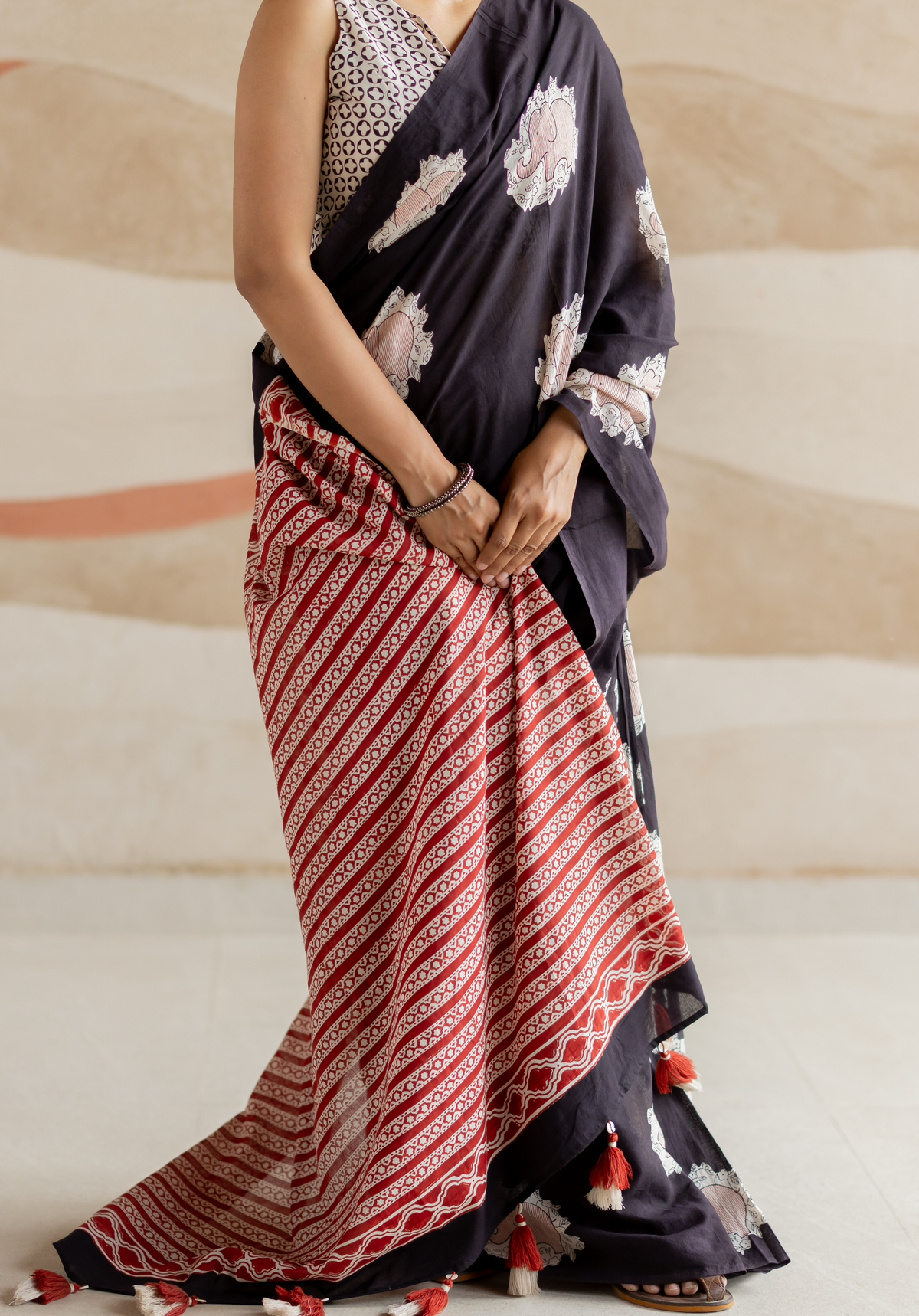 MIDNIGHT ELEPHANT – Mul Cotton Saree