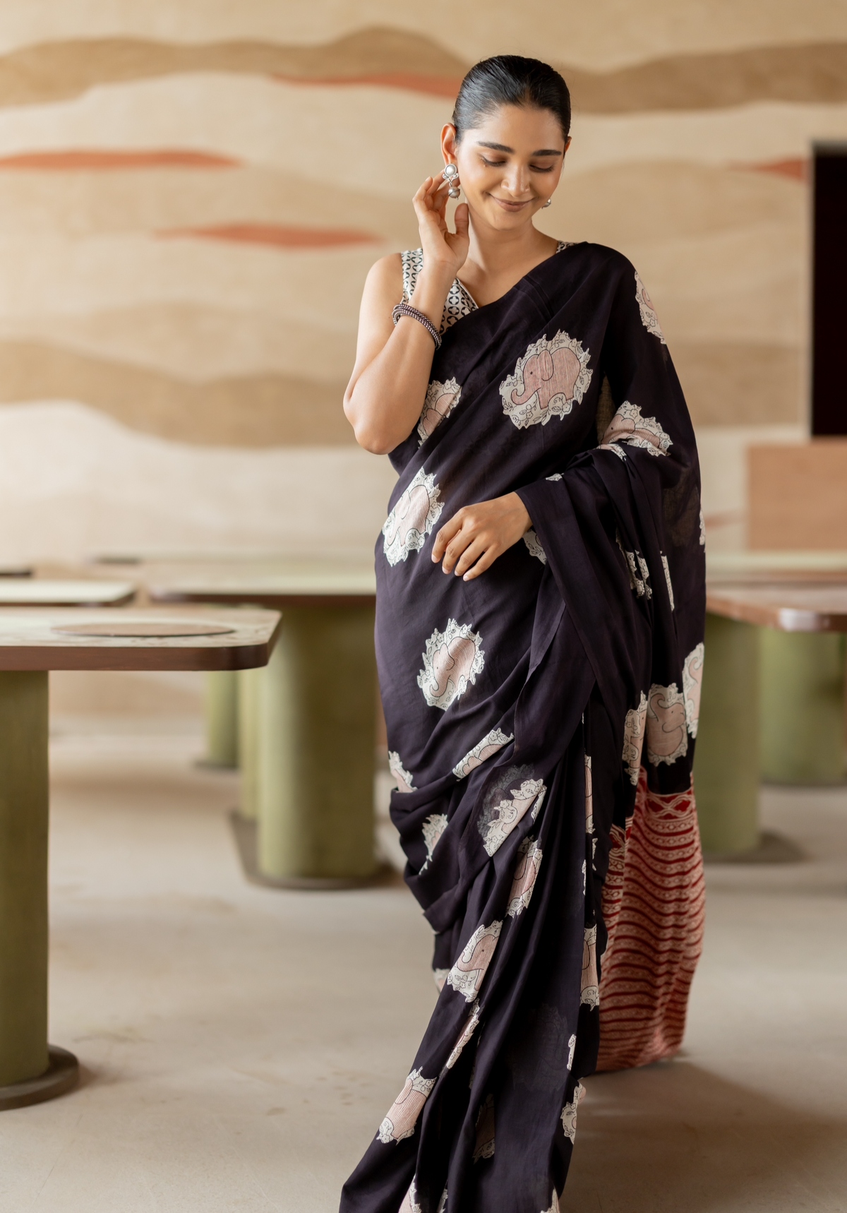 MIDNIGHT ELEPHANT – Mul Cotton Saree