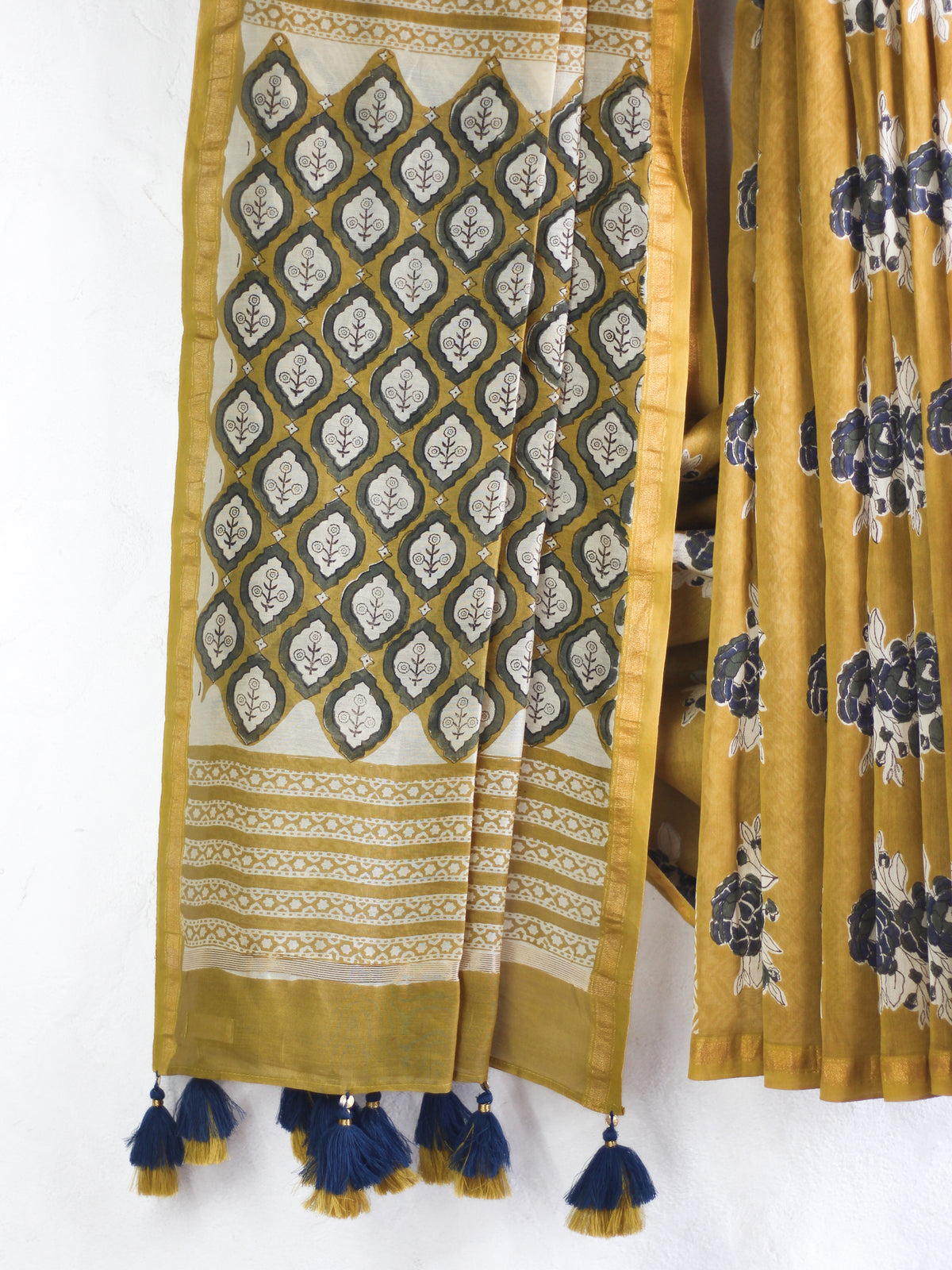 Gulaab Butta in Natural Yellow- Chanderi Saree