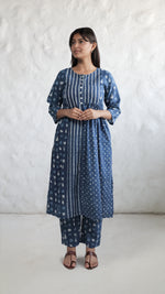 Neeli Kahani Kurta Set
