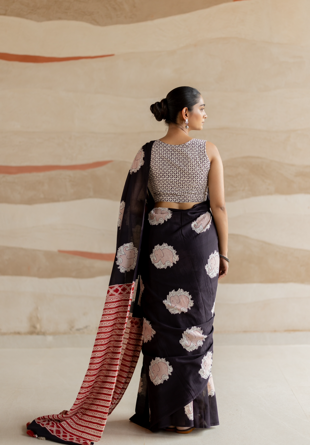 MIDNIGHT ELEPHANT – Mul Cotton Saree