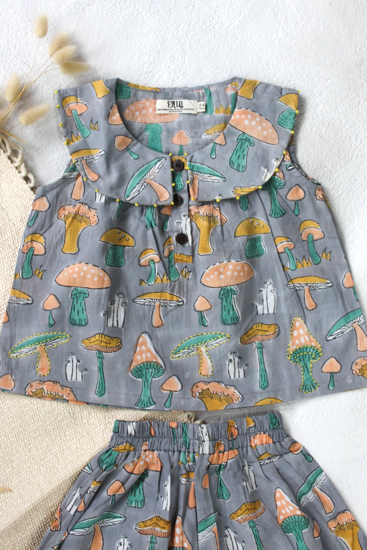 TOP & SKIRT SET WITH MUSHROOMS