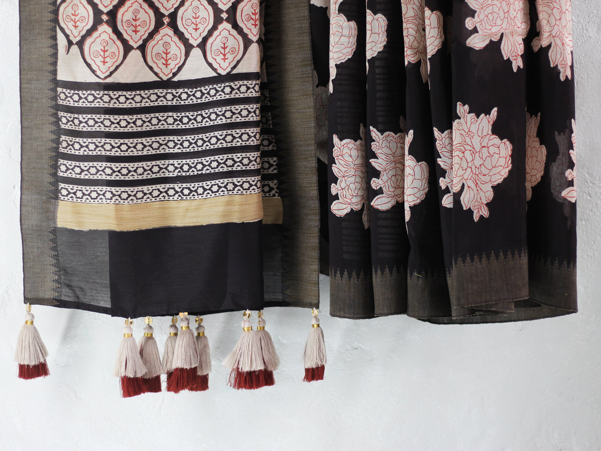 Bagru Natural Black Gulab Butta-Chanderi Saree