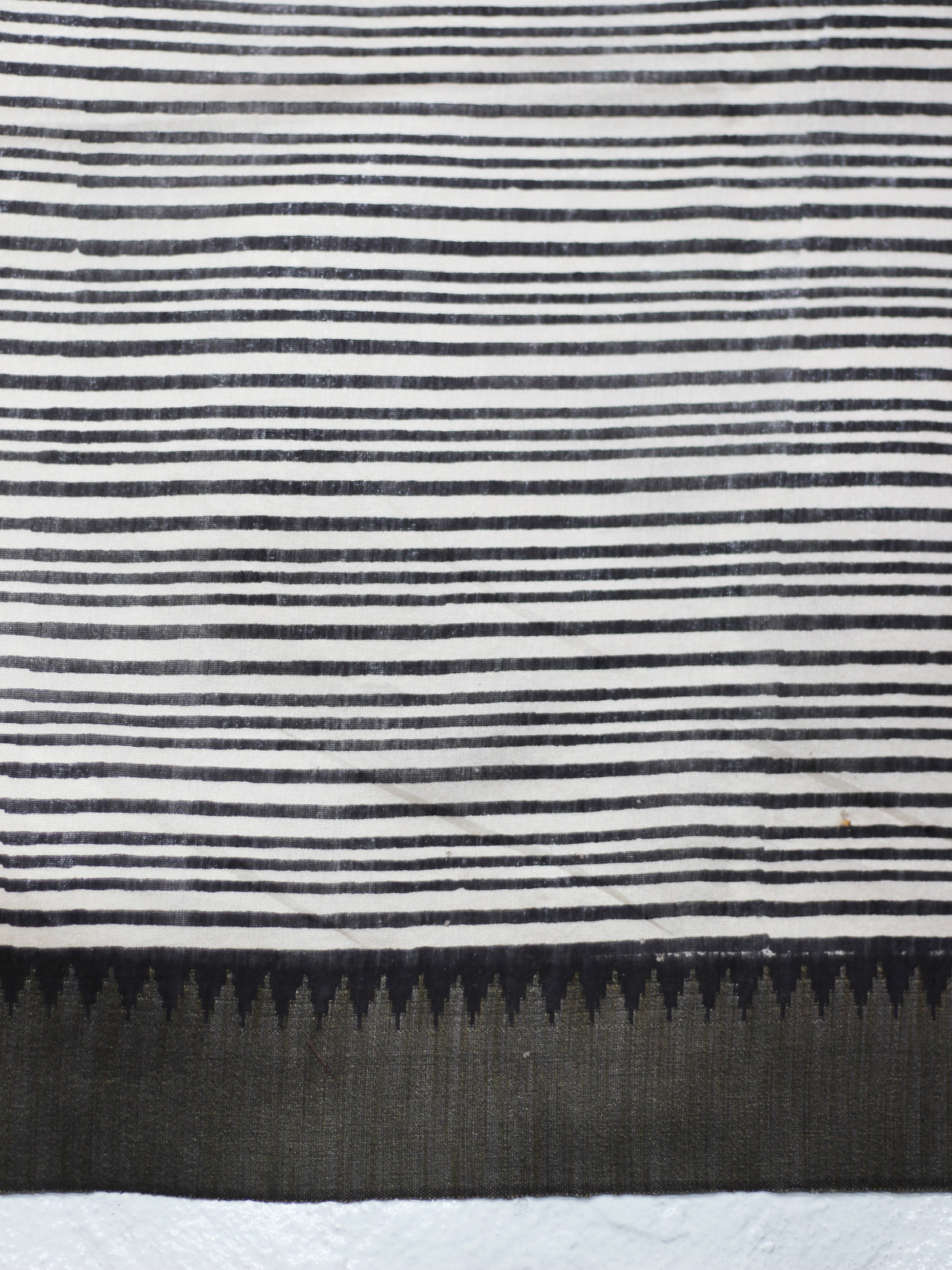 Bagru Natural Black Gulab Butta-Chanderi Saree