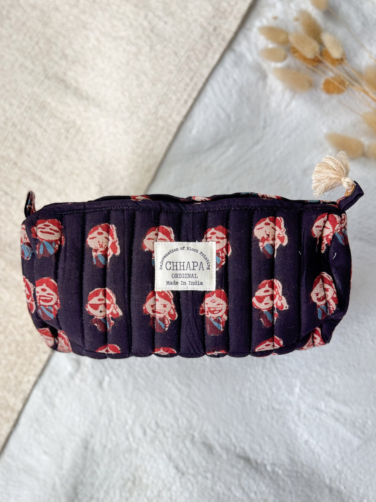 BLACK GUDDIYA POUCH