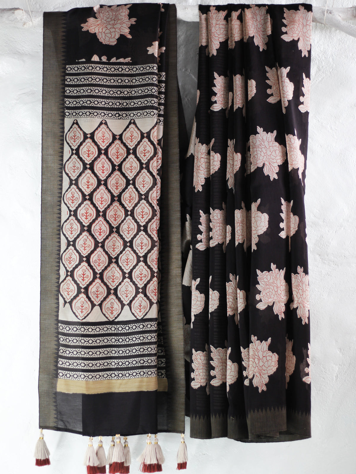 Bagru Natural Black Gulab Butta-Chanderi Saree
