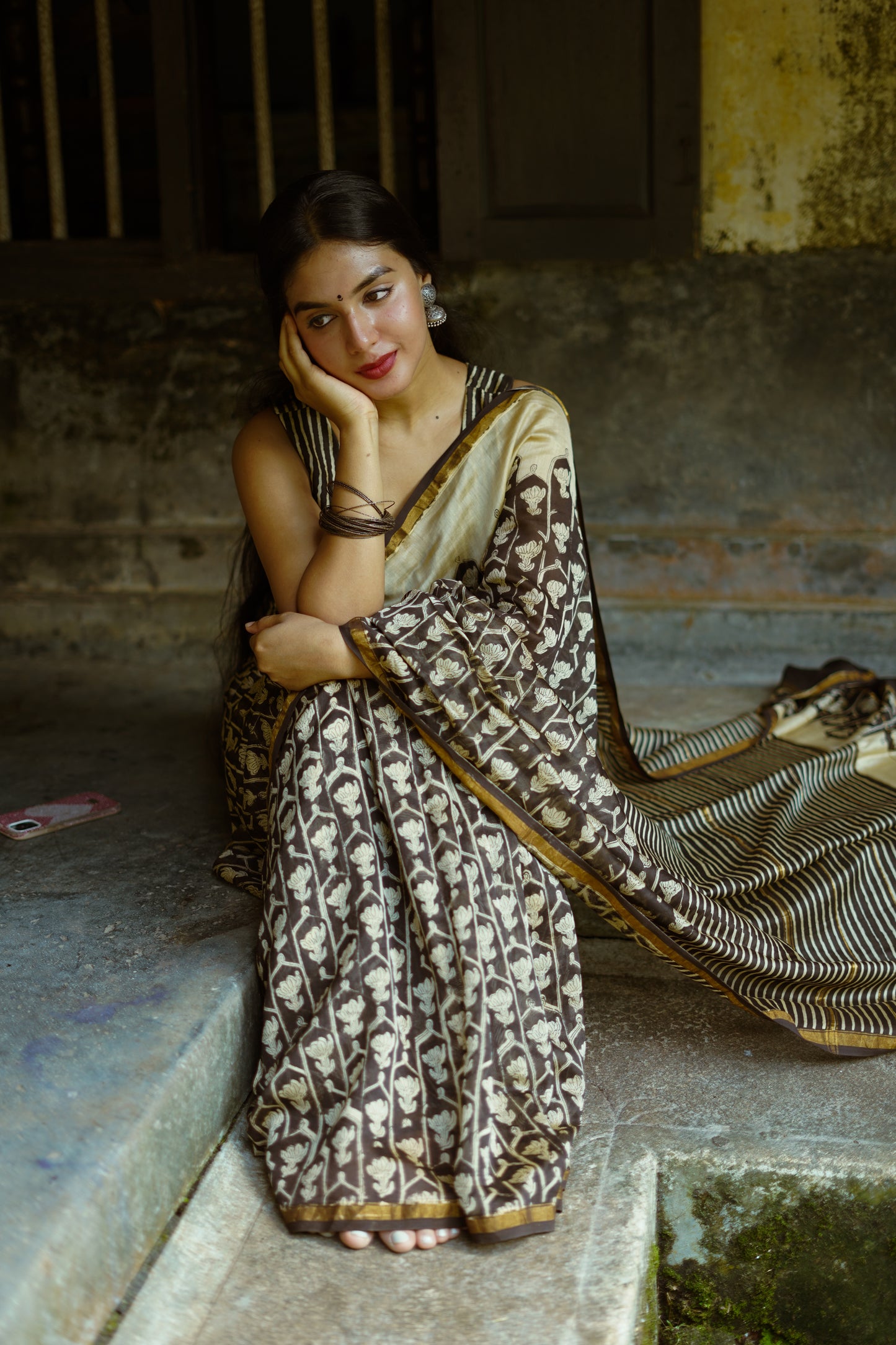 ETERNAL ELEGENCE IN BLACK - Chanderi Saree